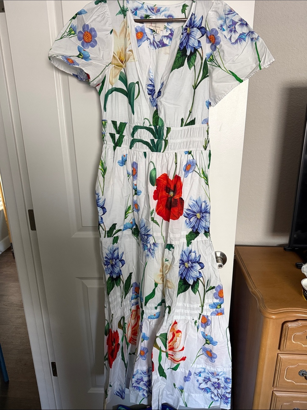 Anthropologie Somerset White Maxi Dress Blue, Red & Green Floral Print Medium - Picture 2 of 3